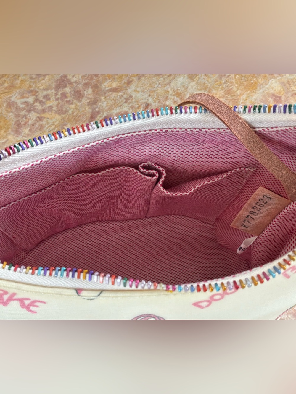 💐 Vintage Dooney & Bourke Miami Beach Print Mini Hobo Bag Rainbow Zip K7782623 - Picture 12 of 13